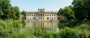 Łazienki Królewskie w Warszawie - park, do którego można wejść z psem zgodnie z regulaminem