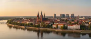 Panorama Płocka nad Wisłą - miasto z bogatą ofertą noclegową, gdzie znajduje się hotel płock