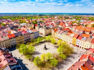 Widok na centrum Rzeszowa - miejsce organizacji Juwenalia Rzeszów 2026, kolorowe kamienice i rynek miejski