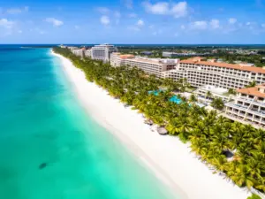 Tropikalna plaża z hotelem nad oceanem - oferta lothotel wakacje pl na wymarzone wakacje