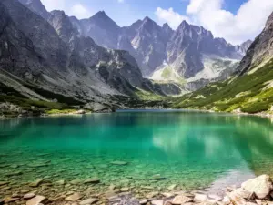 Morskie Oko Zakopane – malownicze jezioro w Tatrach otoczone górskimi szczytami i lasem iglastym