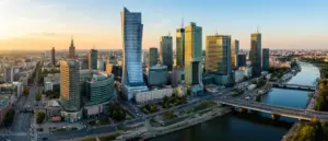 Panorama Warszawy z lotu ptaka – stolica Polski i jedno z największych miast w Polsce nad Wisłą