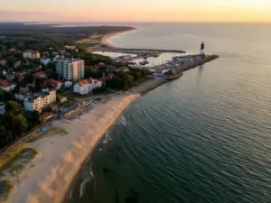 Widok na kurort nadmorski Ustka z lotu ptaka - idealne miejsce na ustka noclegi nad Bałtykiem