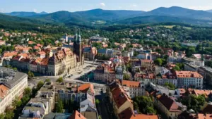 Panorama Wałbrzycha z widokiem na góry - idealne miejsce na wakacje pl wałbrzych z dostępem do biura turystycznego