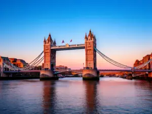 Most Tower Bridge w Londynie – symbol Wielkiej Brytanii, gdzie obowiązuje wiza do Anglii i system ETA od 2026 roku